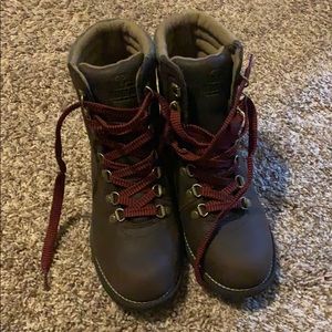Kodiak boots 6.5 worn once